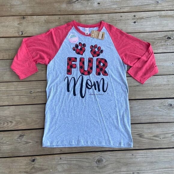 NEW Simply Faithful Buffalo Plaid Fur Mom Red & Gray Raglan Tee Medium - Picture 1 of 3